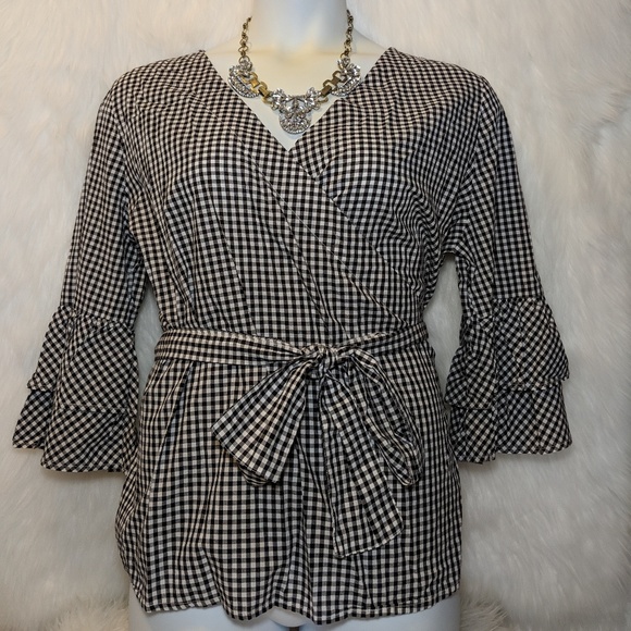 Beachlunchlounge Black & White Checker Wrap Blouse - Picture 2 of 8